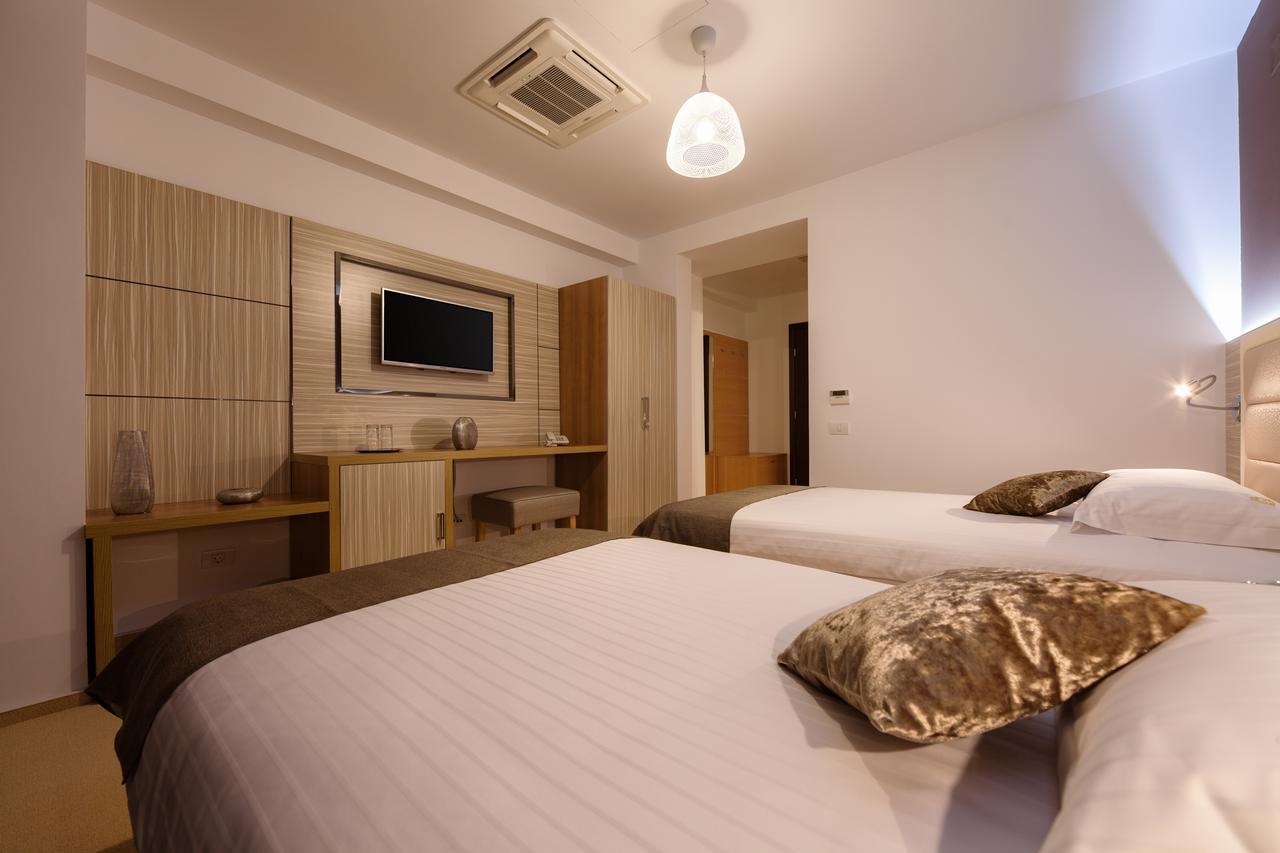Отель Premium Wellness Institute Бухарест Экстерьер фото