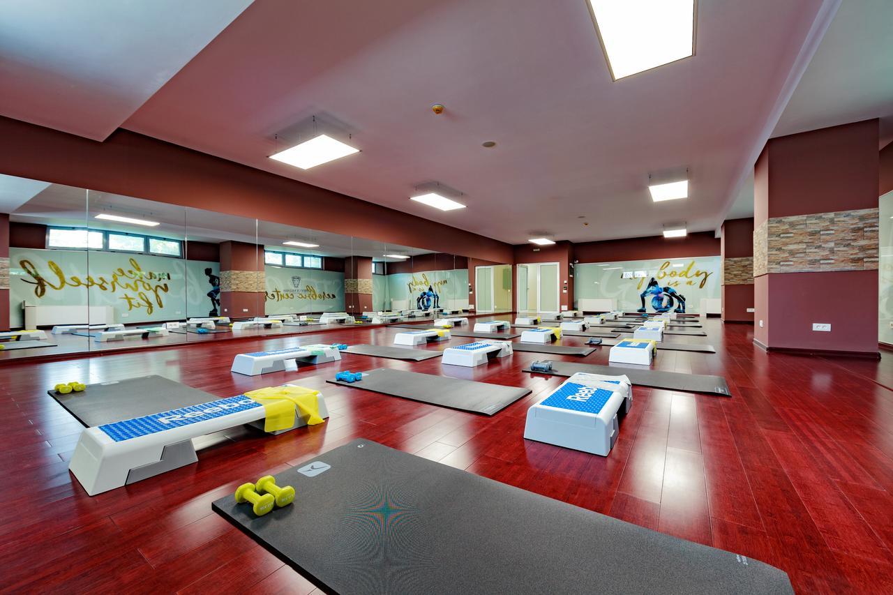 Отель Premium Wellness Institute Бухарест Экстерьер фото